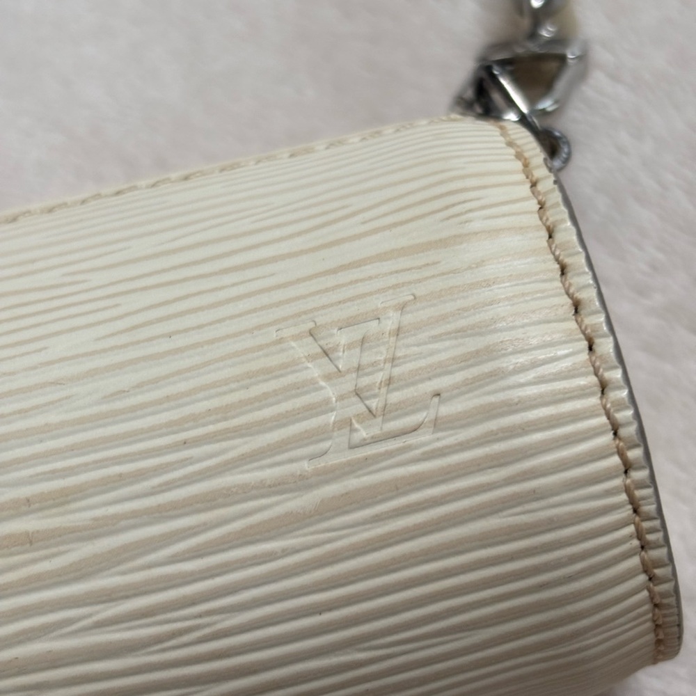 Louis Vuitton Cream Mini Papillon Hand Bag - Picture 2 of 9
